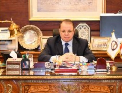 النائب العام ينتقل لموقع حادث تصادم قطارى سوهاج