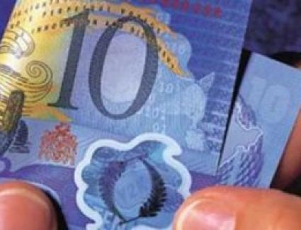 لماذا تتجه مصر لطرح العملات البلاستيكية فئة 10 جنيهات؟