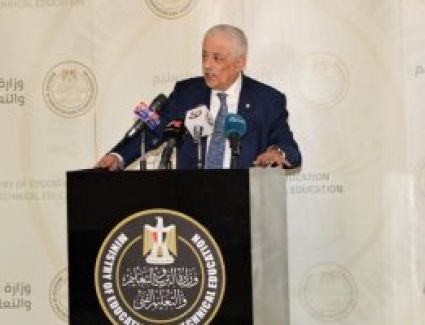 وزير التعليم يصل مكتبه استعدادا لاعتماد نتيجة الثانوية العامة 2021