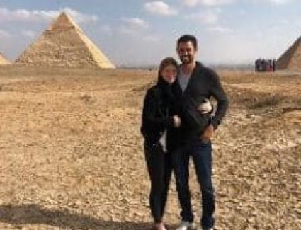 اختارت جنيفر جيتس، ابنة الملياردير الأمريكى بيل جيتس  تختار صورة من أمام الأهرامات