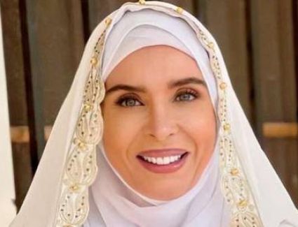 الراقصة دينا و "السيدة زينب"!