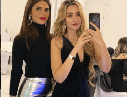  هنا الزاهد تنشر صورة مع زوجة كريم فهمى 