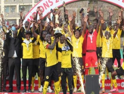 توسكر الكيني في طريقه لمواجهة الفارس الأبيض