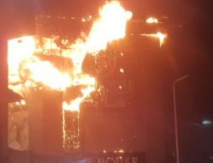 حريق هائل في مول بدمنهور