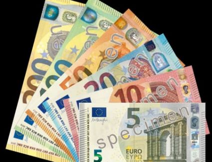 سعر اليورو يتراجع في البنوك المصرية 