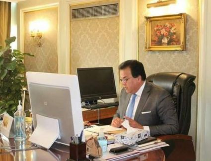 وزير التعليم العالي يستعرض تقريرًا حول أنشطة صندوق رعاية المبتكرين والنوابغ