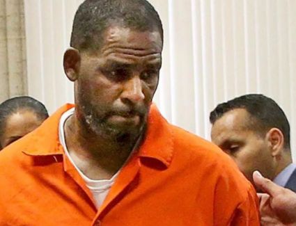 يوتيوب يحذف قناتي المغنى المدان بالاعتداء