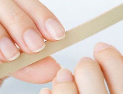 بأقل مجهود.. تعرفي على روتين العناية بالأظافر
