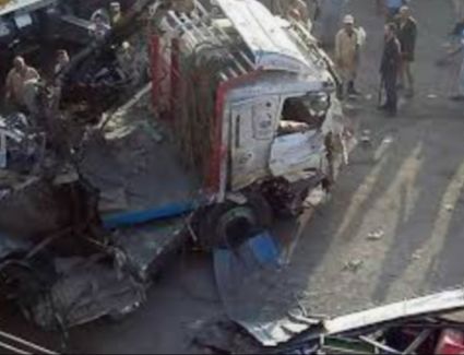 إصابة ٤ عمال بطريق الصعيد الزراعي شمال المنيا  