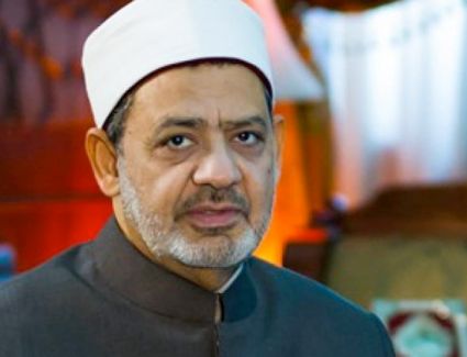 شيخ الأزهر يعتمد قرار لجنة ديوان المظالم بعودة جميع المدرسين المفصولين