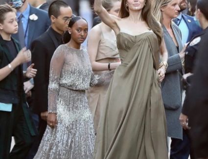 إبنة أنجلينا جولي تطلق مفجاة لوالدتها خلال افتتاح فيلمها "Eternals".. تعرف على التفاصيل