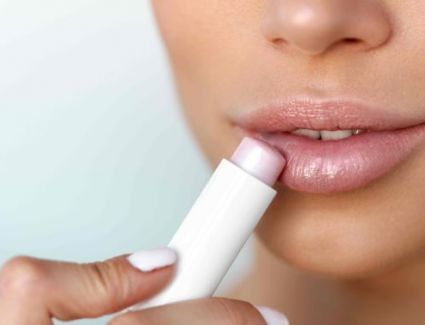 ماذا تفعلين من أجل شفاه ناعمة!