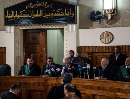 الحكم بالمؤبد على عاطل يقتل شاب بسبب خلافات الجيرة.. اعرف التفاصيل