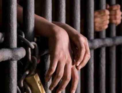 نيابة السلام تقوم ضبط سيدتين لتكوينهم تشكيل عصابي لترويج الأقراص المخدرة 