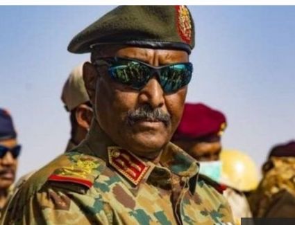 عبد الفتاح البرهان : الجيش يحاول تصحيح مسار الأنتقال السياسي وأنه لا يعتبر إنقلابا