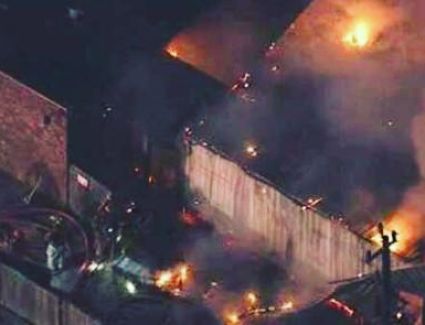 الحماية المدنية تسيطر على حريق هائل داخل مسرح الجيزويت بالعباسية.. اعرف التفاصيل