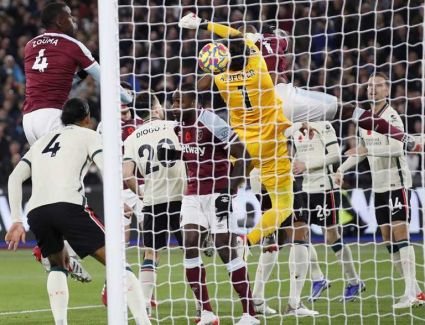 بعد تحقيقه الهزيمة الأولى، ويست هام يحصد الفوز على ليفربول