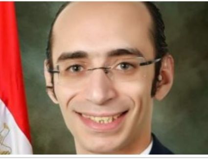 تساؤلات تقدم لوزير التنمية المحلية حول إنتشار القمامة بشبرا الخيمة