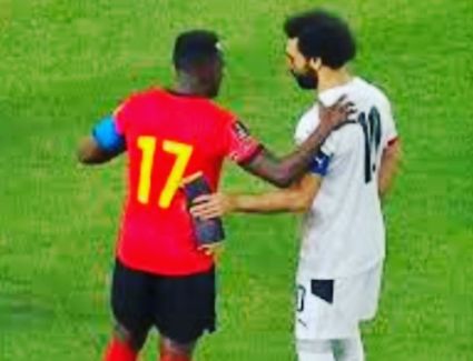 الشوط الأول ينتهي بتقدم انجولا بهدفين مقابل هدف  