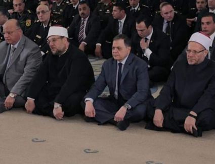  أدى وزير الداخلية اللواء محمود توفيق، وقيادت الشرطةتزامنا مع احتفالات المصريين بأعياد الشرطة  