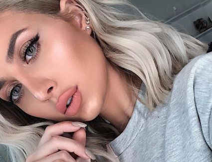 خرجت نجمة مواقع التواصل الاجتماعي المودل السعودية الشهيرة بـ”مودل روز” في مقطع موثق عبر “سناب شات”