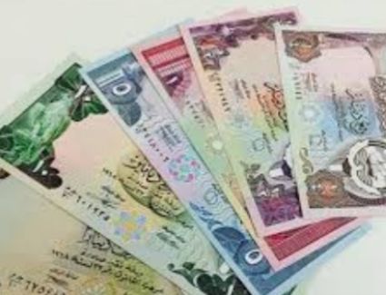 تباين سعر الدينار الكويتي في البنوك المصرية