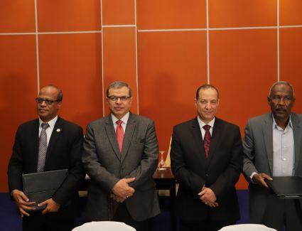 توقيع 15 اتفاقية عمل جماعية بحضور وزير القوى العاملة ونائب محافظ أسوان