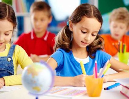 خمس مهارات تتعلمها الفتيات أسرع من الأولاد.. تعرفي عليهم