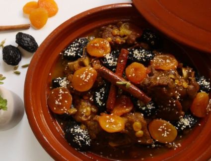 لعشاق اللحم والطواجن، لك طريقة تحضير "طاجن اللحم بالحلو"