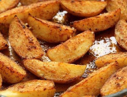 بخطوات سهلة وبسيطة لك طريقة تحضير البطاطس المشوية بالفرن