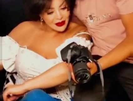الفنانة ليلى غفران تستعد جلسة تصوير 2022