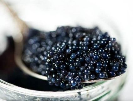 لبشرة خالية من التجاعيد، لك أبرز فوائد الكافيار للبشرة