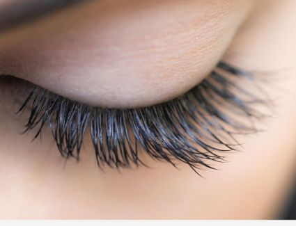 لرموش قوية وأكثر كثافة، لك أبرز طرق تكثيف الرموش