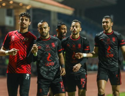 المارد الأحمر يستعيد صدارة الدوري برباعية مثيرة في شباك فاركو