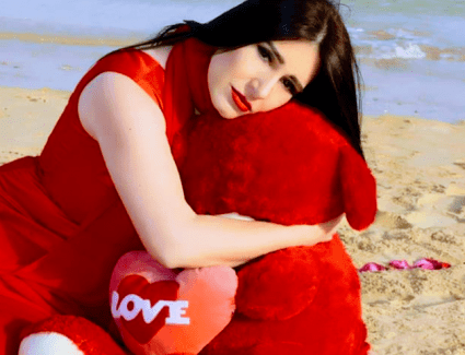 احتفلت الفنانة ميرنا وليد بالفلانتين على طريقتها الخاصة