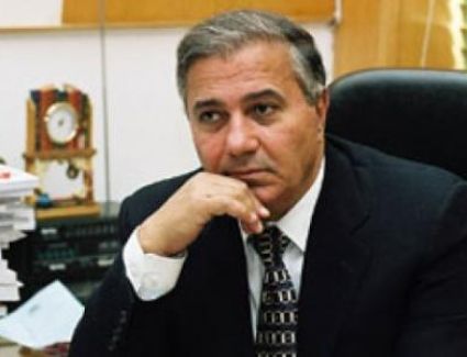  الكاتب فاروق جويدة/هوامش حرة شركات المحمول بين الربح وسوء الخدمة