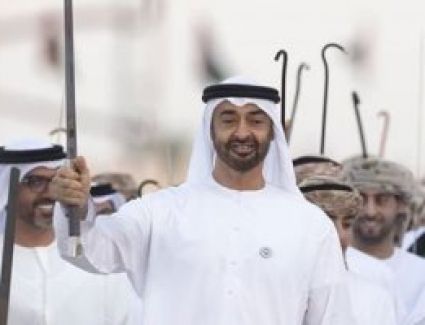 ولي عهد أبوظبي والرئيس الفرنسي يبحثان هاتفيا العلاقات الثنائية وأوجه التعاون والتنسيق بين البلدين