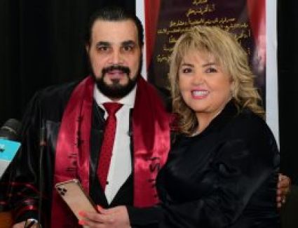 مجدى كامل يحصل على الدكتوراه بحضور زوجته مها أحمد ورمضان صبحى