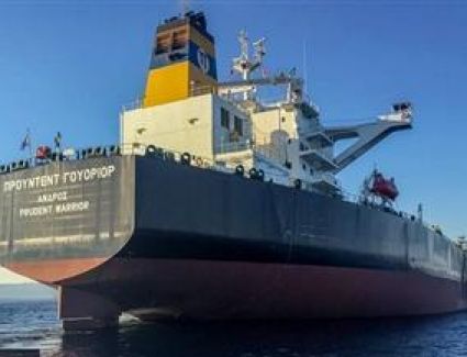 بعد احتجاز ناقلتين في مياه الخليج.. تصاعد الخلاف بين طهران وأثينا بسبب مصادرة شحنة نفطية