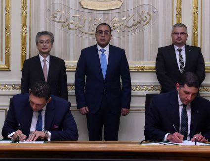 مذكرة تفاهم لإقامة أكبر مصنع لـ «سومیتومو» اليابانية لإنتاج الضفائر الكهربائية للسيارات بالعاشر من رمضان