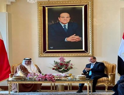 صورة للرئيس السيسي في البحرين تثير تفاعلًا على مواقع التواصل