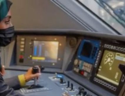 31 امرأة سعودية بمرحلة الاستعداد لقيادة القطارات آخر ديسمبر بعد إنهاء التدريبات