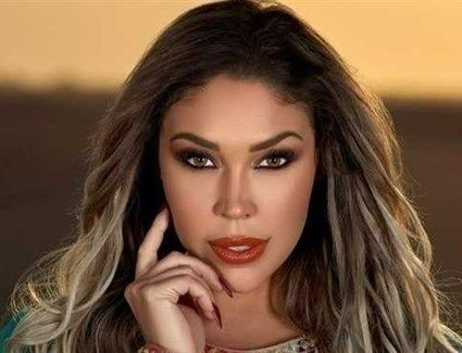 المطربة العالمية لاروسي تزور مصر لأول مرة وتطرح أغنية مصرية