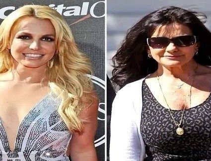 بريتني سبيرز تكشف عن صفع والدتها لها بعنف