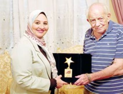 رشوان توفيق عن زوجته الراحلة: سترتني حية وميتة وأراها حولي دائمًا