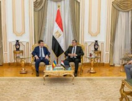 وزير الدولة للإنتاج الحربى يستقبل وزير الاقتصاد الرومانى لبحث التعاون المشترك