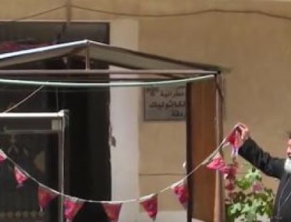 الكنيسة الكاثوليكية بالبحر الأحمر تعلق فانوس رمضان وتعد وجبات للصائمين