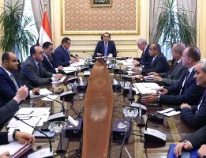 رئيس الوزراء يتابع المشروعات التنموية والخدمية الجارى تنفيذها فى جنوب سيناء