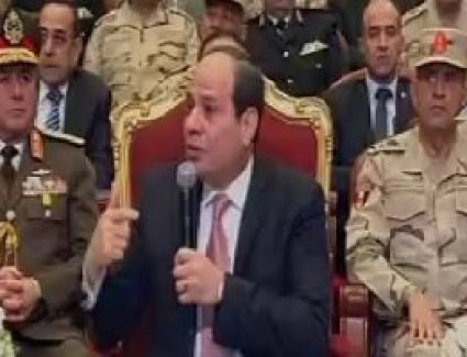 الرئيس عبد الفتاح السييى للمصريين: "تزعلوا من السيسى ميجراش لكن المهم البلد تعيش"