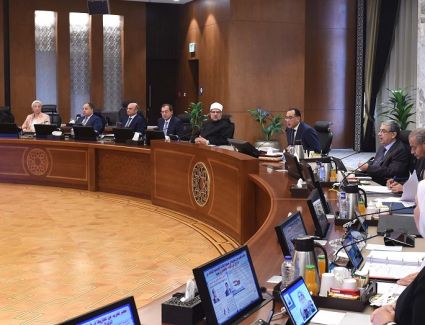   كتب حسن عمار/مجلس الوزراء : تخصيص بعض قطع الأراضي لبعض شركات الاستثمار العقاري بنظام البيع بالدولار